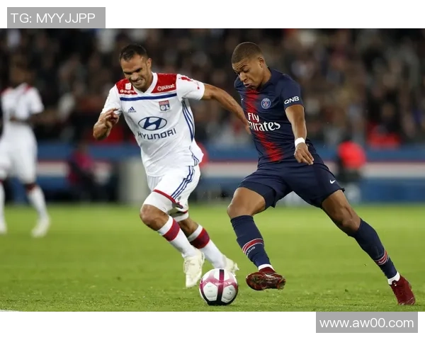 英超激战巴黎圣日耳曼险胜热刺帽子戏法点燃全场激情