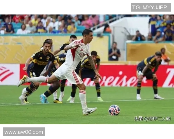 中超精彩对决里昂大胜本菲卡帽子戏法引发争议判罚热议