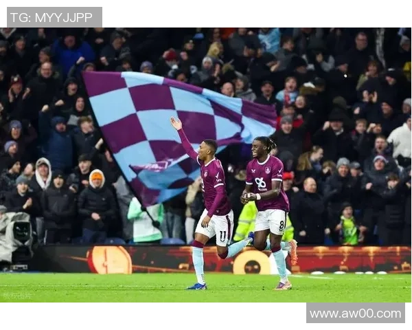 西甲焦点战尤文图斯与曼联握手言和绝杀瞬间引发全场热议