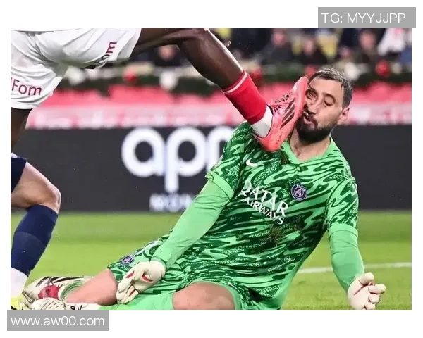 德甲惊现冷门巴黎圣日耳曼狂胜那不勒斯6比2神扑瞬间震撼全场 德甲惊现冷门巴黎圣日耳曼狂胜那不勒斯6比2神扑瞬间震撼全场