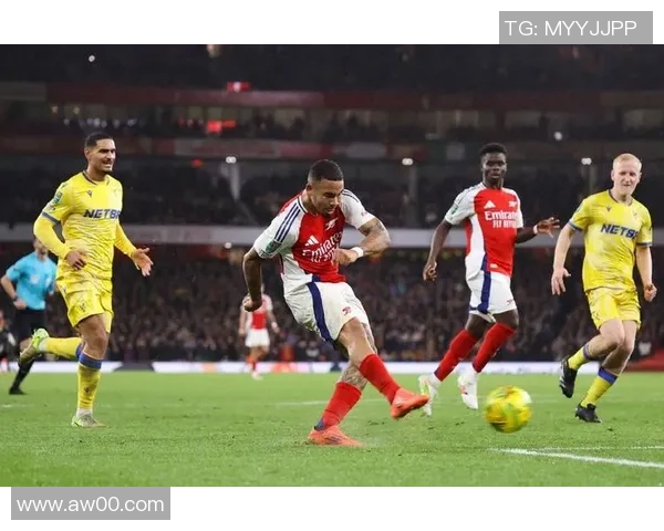 中超精彩对决阿森纳大胜拜仁上演帽子戏法引爆全场热情 中超精彩对决阿森纳大胜拜仁上演帽子戏法引爆全场热情