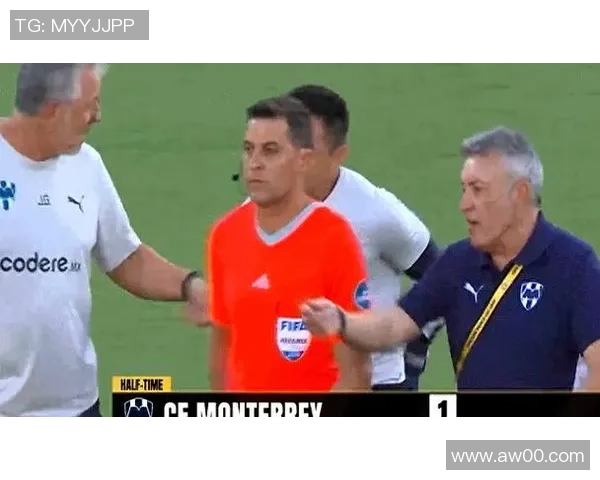 曼联逆袭国米3-0胜利引发争议判罚全场沸腾