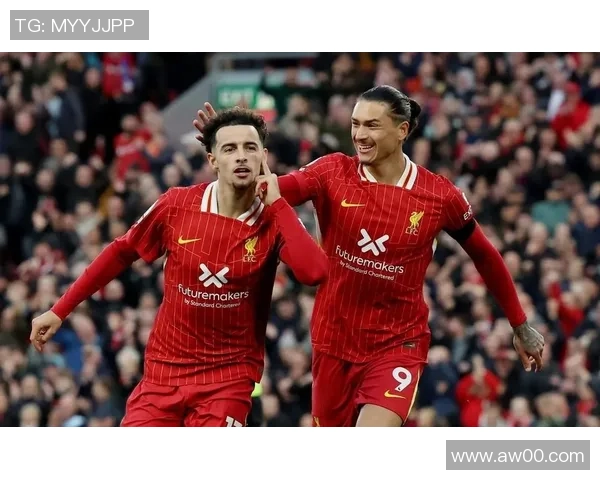 英超激战：曼城逆转利物浦点球大战精彩瞬间引发全场沸腾