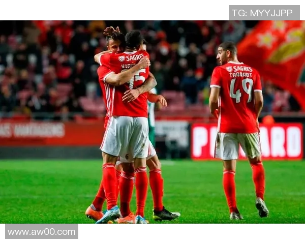 友谊赛惊现冷门本菲卡与拜仁战成平局乌龙球成比赛转折点